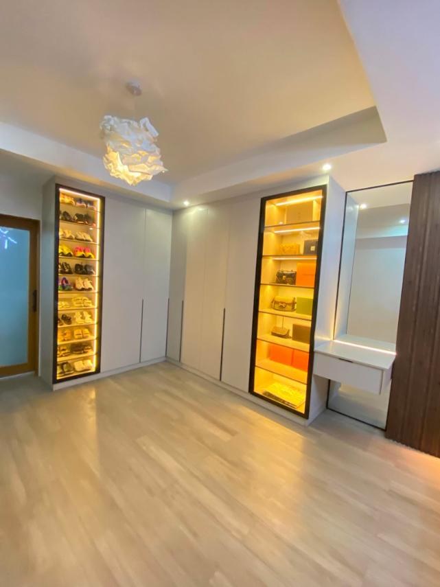 Walk-in closets by MS Gabaldon, project photo
